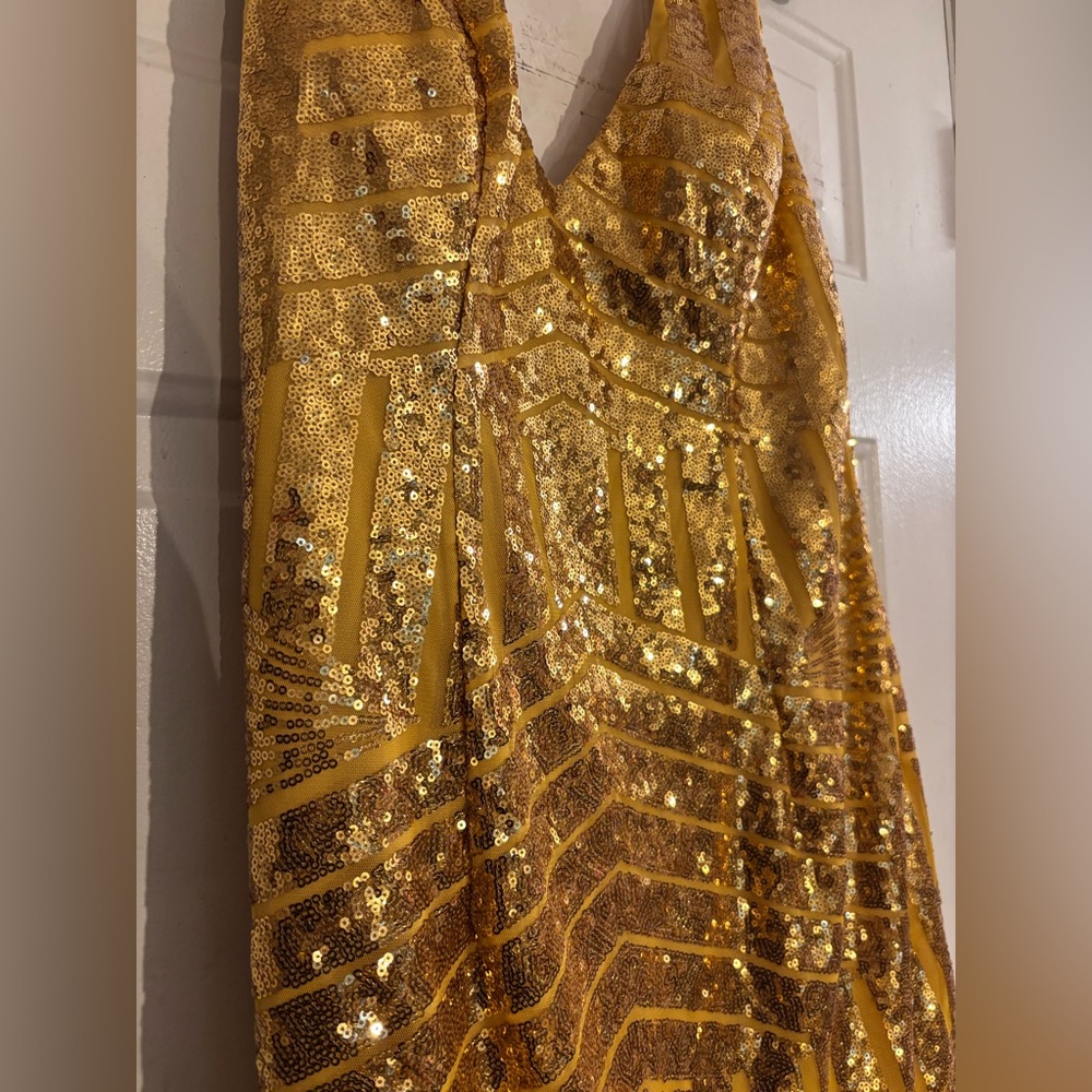 Elegant Yellow Evening Gown - Picture 5 of 6